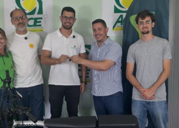 VÍDEO | Campanha Sou + Carmo do Rio Claro 2026 entrega bicicleta elétrica ao ganhador