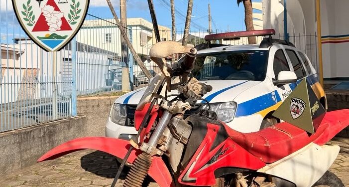 CARMO DO RIO CLARO | Polícia Militar recupera motocicleta furtada; suspeito não foi localizado
