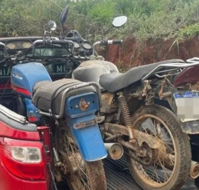 PM apreende arma, munições e duas motos adulteradas na zona rural