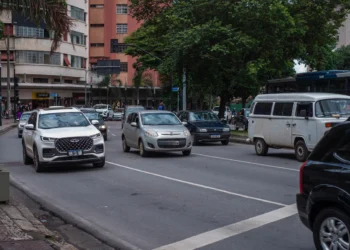 Licenciamento 2026 passa a ser obrigatório para todos os veículos de Minas Gerais a partir de 1/11