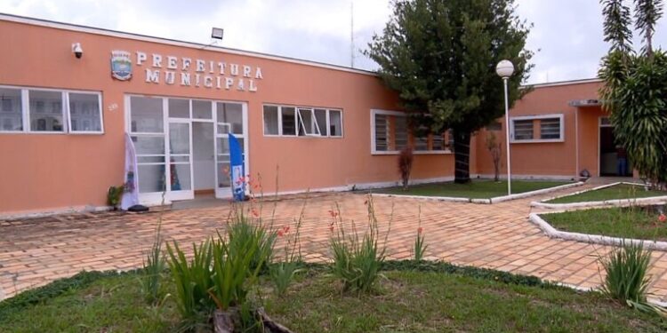 TJMG mantém condenação de ex-prefeito de Guapé a devolver R$ 105 mil aos cofres públicos