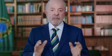 Reeleito: Lula vence Flávio Bolsonaro e garante novo mandato na Presidência da República