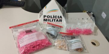 Polícia Militar apreende centenas de pinos de cocaína e pedras de crack em Serrania