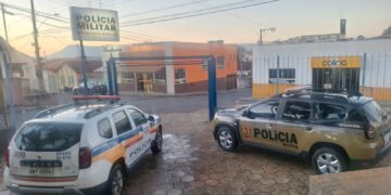 Vereador é conduzido pela PM após denúncia envolvendo veículo oficial durante eleições em Carmo do Rio Claro